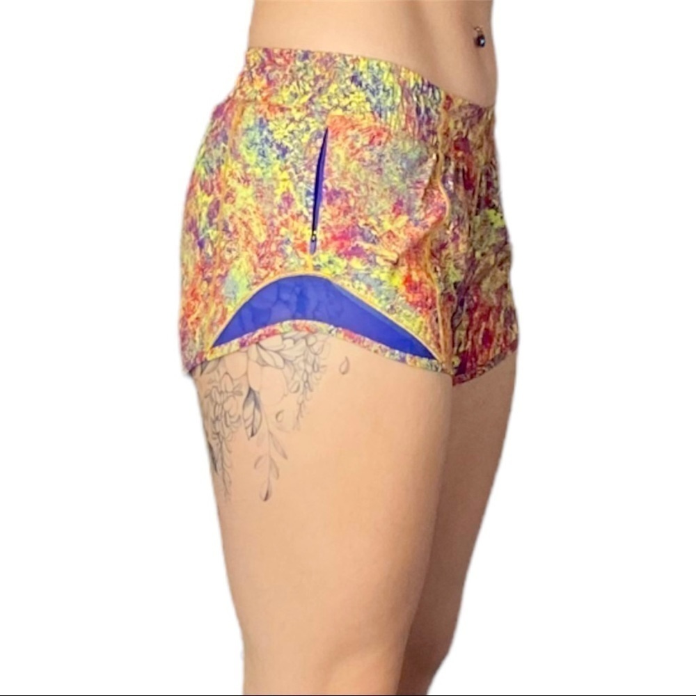 Lululemon Seawheeze 2019 Hotty Hot short size 4